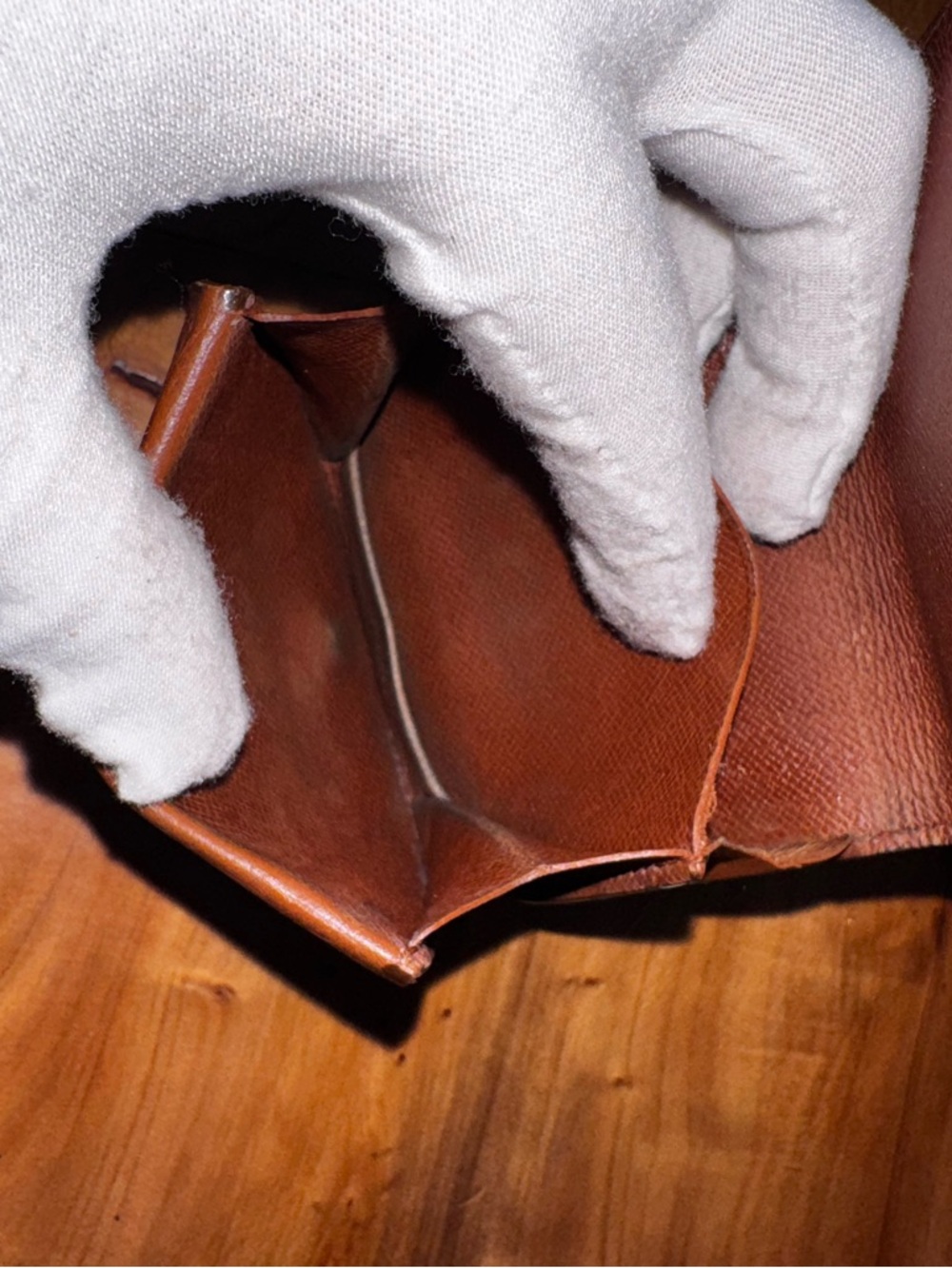 Louis Vuitton
LV Monogram Coated Canvas Pochette Porte-Monnaie - Picture 8 of 12